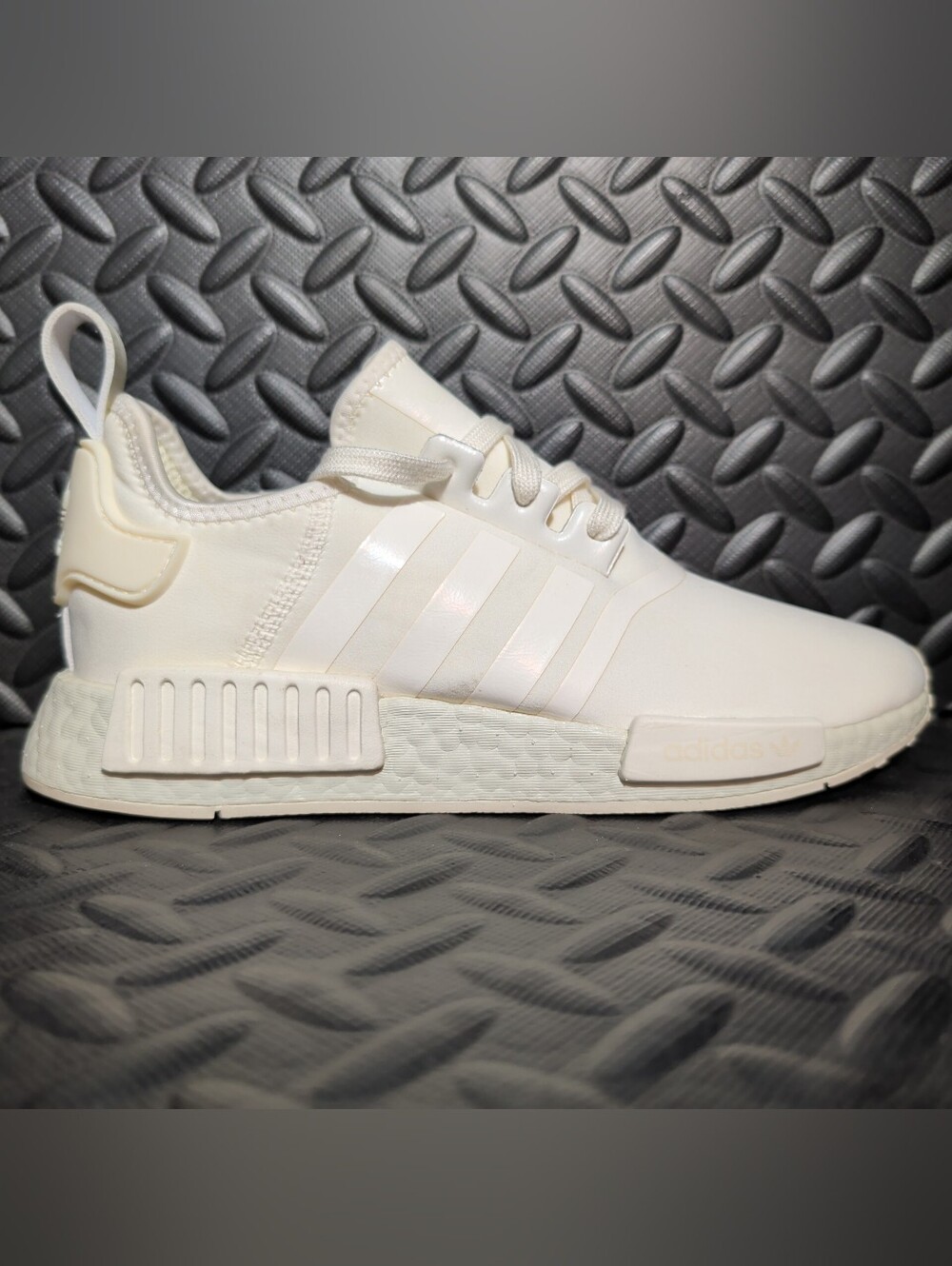 Adidas Wmns NMD_R1 'Off White Sand' fv1793 size 8.5